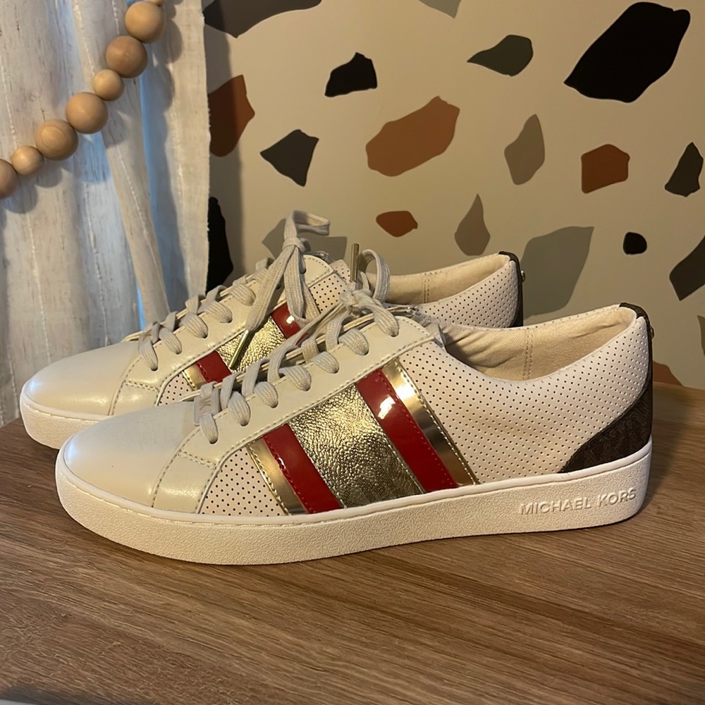 MICHAEL KORS STRIPE LACE UP SNEAKER